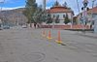 Hemzemin Geçide Yol Bölüm Dubaları Yerleştirildi