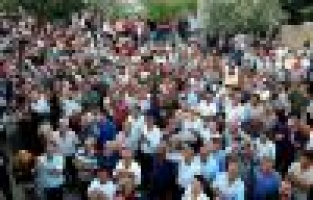 ‘Hükümet Kadın’ seçimi kazandı