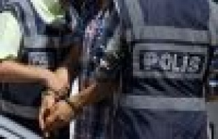 İcra memuru zimmetine para geçirmekten tutuklandı