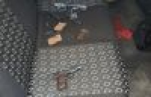 İhbar edilen araçta tabanca ve mermiler ele geçirildi