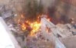 İki bina arasında çıkan yangın korkuttu