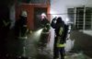 İki katlı binada yangın çıktı