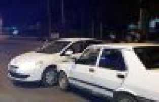 İki Otomobil Çarpıştı: 2 Yaralı