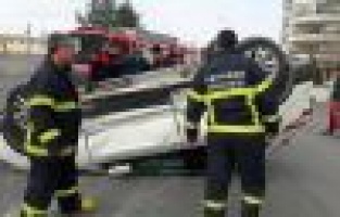 İki otomobil çarpıştı: 2 Yaralı