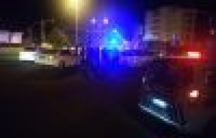 İki otomobil çarpıştı: 3 Yaralı