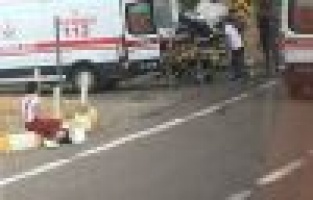 İki otomobil çarpıştı: 3 Yaralı