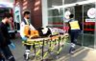 İki otomobil çarpıştı: 3 yaralı