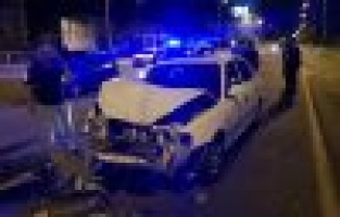 İki otomobil çarpıştı: 4 yaralı 