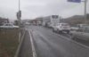 İki otomobil çarpıştı: 4 Yaralı