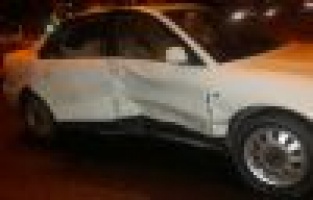  İki otomobil çarpıştı: 4 yaralı 