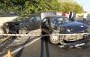 İki otomobil çarpıştı: 5 yaralı