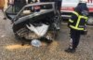 İki otomobil çarpıştı: 7 yaralı