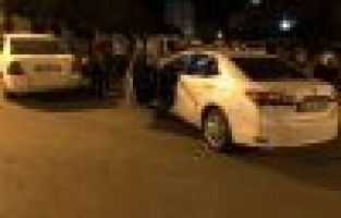 İki otomobil çarpıştı