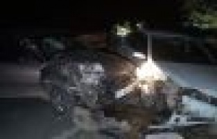 İki otomobil kafa kafaya çarpıştı: 4 yaralı