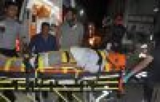 İKİ OTOMOBİL KAFA KAFAYA ÇARPIŞTI: 5 YARALI