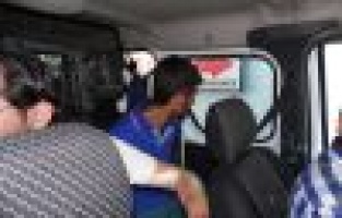 İNSAN KILIĞINDA GEZEN CANİLER YAKALANDI..!