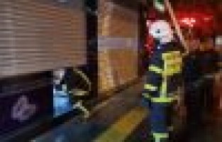 İş yerinde çıkan yangın paniğe neden oldu