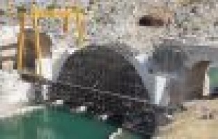 İskelesi sele kapılan tarihi köprüde restorasyon sürüyor