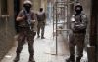 İzmir merkezli 9 ilde FETÖ operasyonu