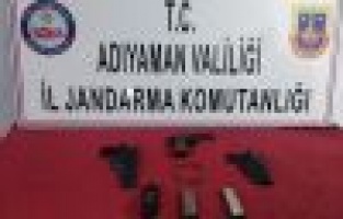 Jandarma ruhsatsız tabanca ele geçirdi