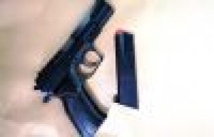 Jandarma ruhsatsız tabanca yakaladı