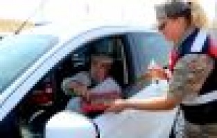Jandarmadan sürücülere en tatlı sürpriz  
