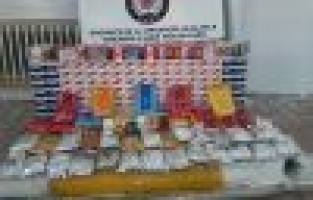 Kaçak nargile tütünleri ile makaronlar ele geçirildi