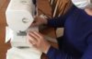 Kadın konukevinde maske üretimi yapılıyor