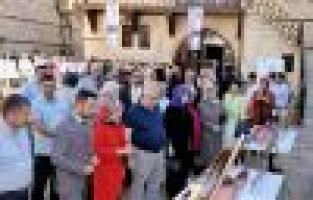 Kadınların el emeği göz nuru eserleri sergilendi