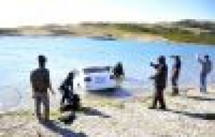 Kahta'da Bir Otomobil Baraja Düştü