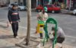 KALDIRIMLARA ÇÖP KUTULARI YERLEŞTİRİLİYOR