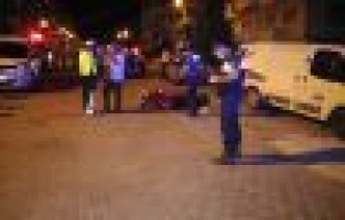 Kamyonet ile motosiklet çarpıştı: 1 yaralı