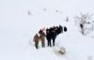 Kar kış demeden depremin yaraları sarılıyor