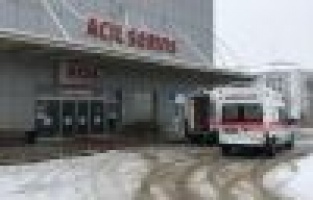 Kar yağışını seyrederken pencereden düştü