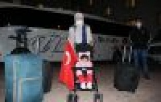 Karantinası biten Türk vatandaşları sabah ezanıyla yolcu edildi