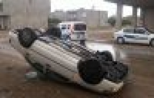 Kayganlaşan Yolda Otomobil Takla Attı