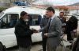 KAYMAKAM EFENDİOĞLU GÜL DAĞITTI