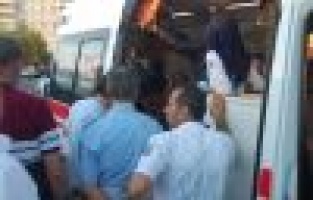 Kendini Bıçaklayan Şahıs Hastaneye Kaldırıldı