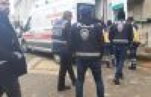 Kendisine zarar veren genç kız hastaneye kaldırıldı