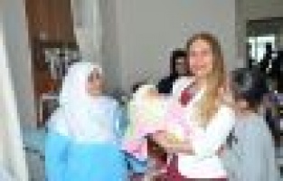 Kezban Alper’den yeni doğan bebeklere hediye