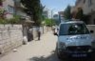 Kiracı Evin Bütün Camlarını Kırarak Evden Taşındı