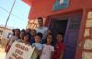 Köy okulu öğrencilerine kırtasiye yardımı