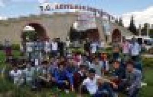 LİSE ÖĞRENCİLERİNDEN ÜNİVERSİTEYE GEZİ