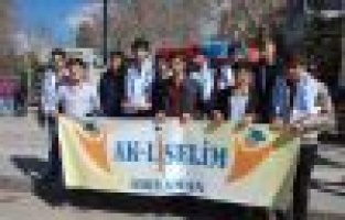 Liseli Gençler, Yasin Börü Ve Arkadaşlarını Andı