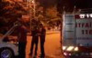 Minibüs ile otomobil çarpıştı