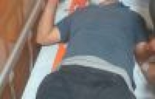 Minibüsle çarpışan motosiklet sürücüsü yaralandı