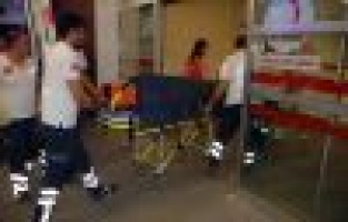 Minibüsle otomobil çarpıştı: 3 yaralı