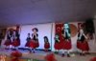  MİNİKLERDEN ANNELER GÜNÜ KUTLAMASI