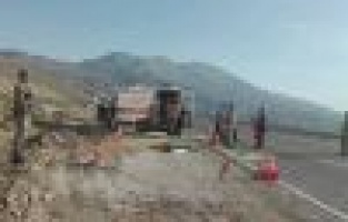 Motosiklet Bariyerlere Çarptı: 1 Ölü