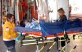 MOTOSİKLET DEVRİLDİ: 1 YARALI